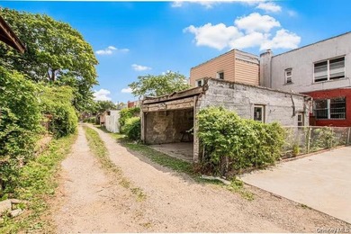 Presenting 951 East 221st Street, Bronx - priced to sell fast - photo 16