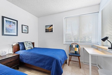 Tropical in feel, this elegant apartment is part of Jupiter Bay - photo 18