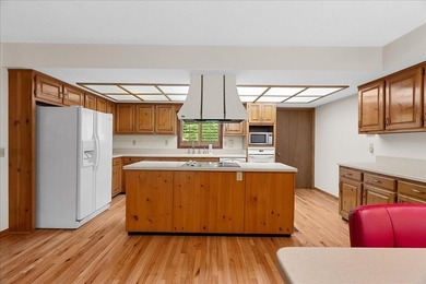 Beautiful home featuring 4 oversized bedrooms and 3.5 baths - photo 19
