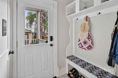 Beautifully updated 4 bedroom, 3.5 bath home that perfectly - photo 21