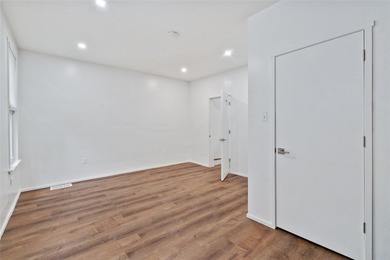 Perfectly situated in the heart of desirable Upper - photo 21