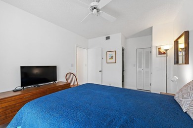 Tropical in feel, this elegant apartment is part of Jupiter Bay - photo 24
