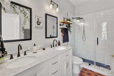 Beautifully updated 4 bedroom, 3.5 bath home that perfectly - photo 29