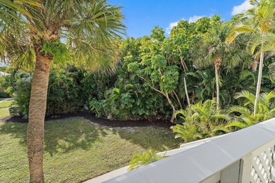 Tropical in feel, this elegant apartment is part of Jupiter Bay - photo 31