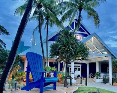 Tropical in feel, this elegant apartment is part of Jupiter Bay - photo 37