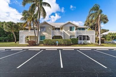 Tropical in feel, this elegant apartment is part of Jupiter Bay - photo 43