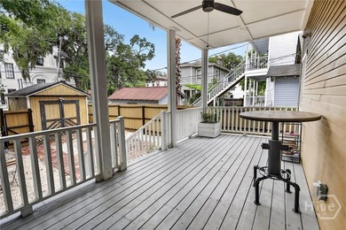 Beautifully updated 4 bedroom, 3.5 bath home that perfectly - photo 48