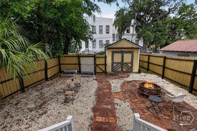 Beautifully updated 4 bedroom, 3.5 bath home that perfectly - photo 49