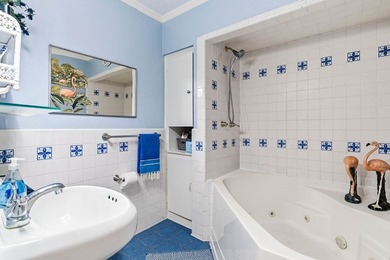 Located just a few blocks from Ocean Drive and its breathtaking - photo 11