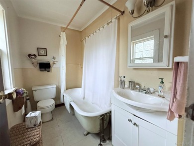 Set on approximately 0.20 acres in a desirable Larchmont - photo 17