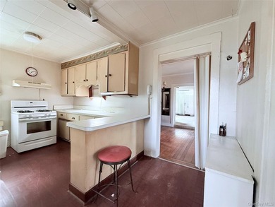 Set on approximately 0.20 acres in a desirable Larchmont - photo 18