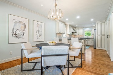 Welcome to this beautifully maintained 5-bedroom, 3-bath brick - photo 10