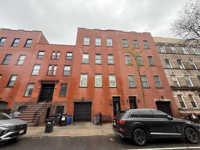 Stylish 3-Bedroom Condo in Prime Brooklyn Location Discover the - photo 2