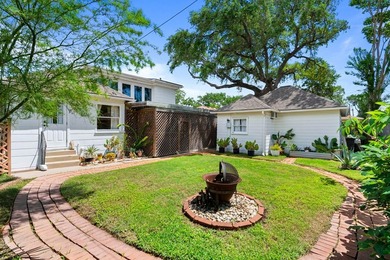 Located just a few blocks from Ocean Drive and its breathtaking - photo 25