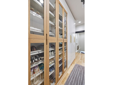SEE VIRTUAL TOUR. Welcome to 52 Melrose Place in the highly - photo 37