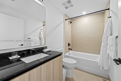 Beautiful 2 bedroom, 2 bathroom corner unit in District 225 - photo 8