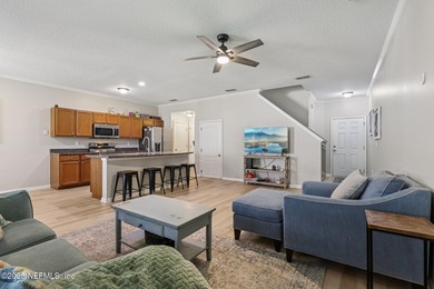 This townhome offers 2 bedrooms, 2.5 baths, and 1,667 sq ft in - photo 10