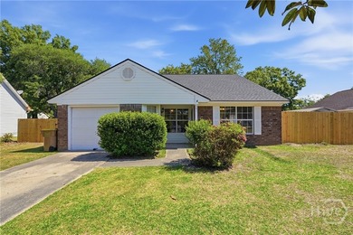 Great location with an affordable price! 3 Bedrooms and 2 Bath - photo 2