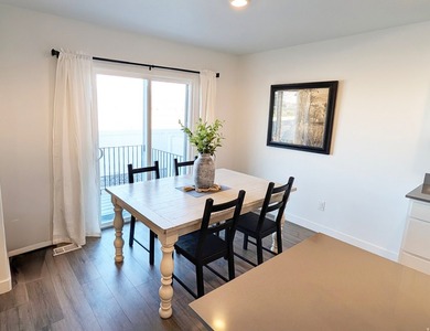 Stunning 2-year-old townhome in like-new condition! 2,187 sq ft - photo 7