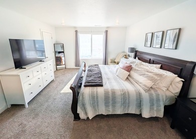 Stunning 2-year-old townhome in like-new condition! 2,187 sq ft - photo 10
