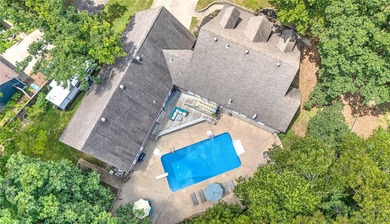 Escape to your own private retreat with in-ground pool, just - photo 4