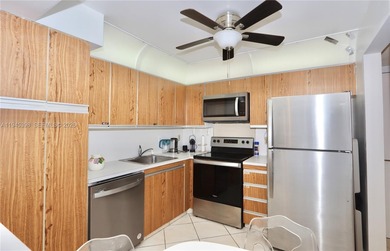 beautiful large one bedroom 11/2 bathrooms condo on the ocean