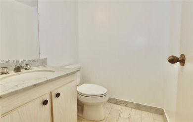 beautiful large one bedroom 11/2 bathrooms condo on the ocean