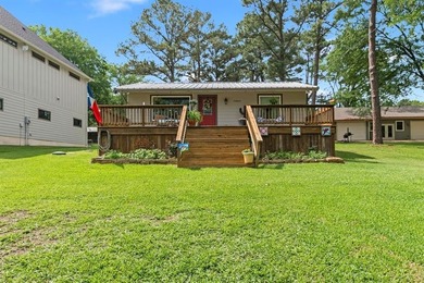Enjoy the lake lifestyle living directly across from premium - photo 2