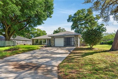 18th Fairway! Expansive views from your florida room with a - photo 2