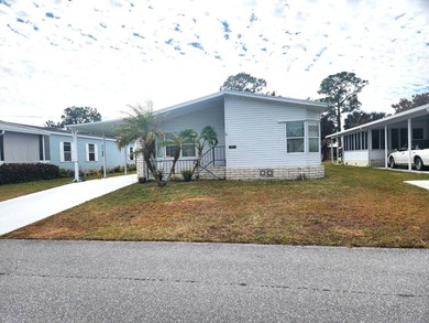 Welcome to this spacious 2-bedroom/2-bath home, ready for its - photo 3