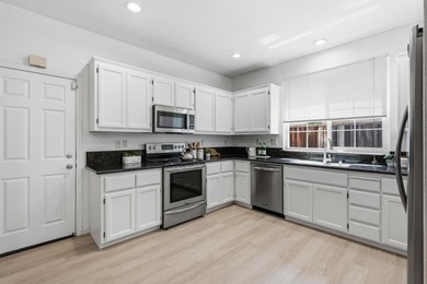 Welcome to this beautifully updated 3-bedroom, 2.5-bath - photo 9
