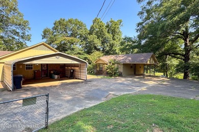Escape to the peace and privacy of country living at 141 Oakdale - photo 4
