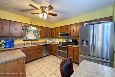 Escape to the peace and privacy of country living at 141 Oakdale - photo 9