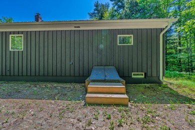 Welcome to 81 Babbidge Road in desirable Falmouth, a peaceful - photo 11