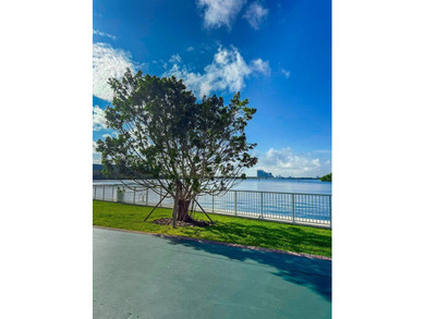 Turn-key beautiful 762sf - 1/1 1/2 unit, bigger than an 2/2