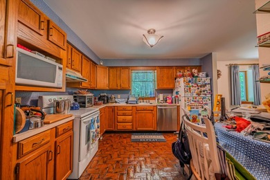 Welcome to 81 Babbidge Road in desirable Falmouth, a peaceful - photo 16