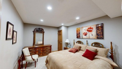 Exquisitely maintained ranch-style home. SOLD - photo 9