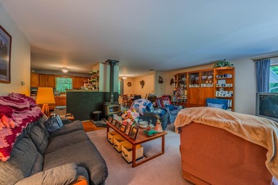 Welcome to 81 Babbidge Road in desirable Falmouth, a peaceful - photo 18