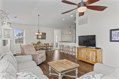 Coastal charm, exceptional space, and effortless living come - photo 21