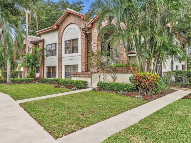Lake Condo For Sale in Boynton Beach, Florida