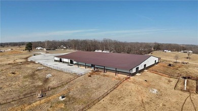 Exceptional equestrian property featuring a 49,466 SF enclosed - photo 2