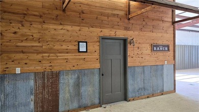 Exceptional equestrian property featuring a 49,466 SF enclosed - photo 7