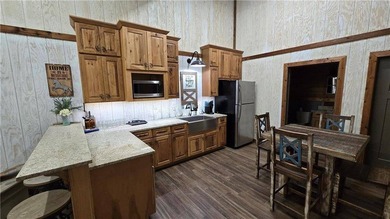 Exceptional equestrian property featuring a 49,466 SF enclosed - photo 9