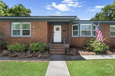 Beautifully Renovated 4 Bedroom, 3 Bathroom Brick Ranch style - photo 3