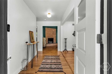 Beautifully Renovated 4 Bedroom, 3 Bathroom Brick Ranch style - photo 4