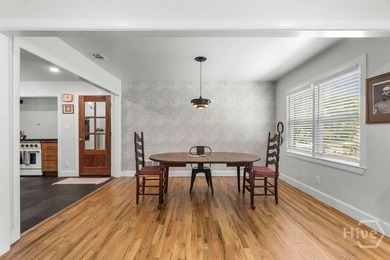 Beautifully Renovated 4 Bedroom, 3 Bathroom Brick Ranch style - photo 9