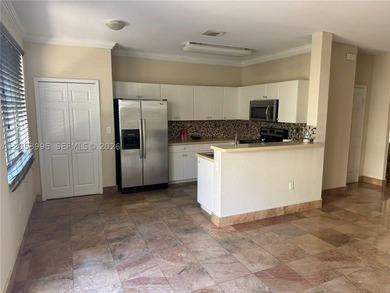 Townhouse for Sale Beautiful 4-bedroom townhouse located in one - photo 5