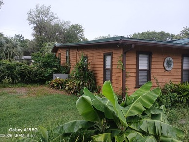 A Fully Updated Mid Century 3 Bedroom 2 Bath Ranch close to - photo 4