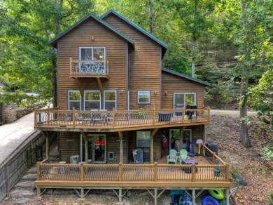Lake Front Cottage with Easy Walking Access to Beaver Lake! - Lake Home For Sale in Eureka Springs, Arkansas