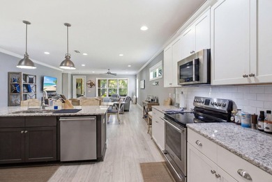 Priced $35k under recent appraisal! Welcome to 76 Oaktree Blvd - photo 11